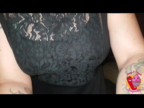 ❤️ Mae llyschwaer Slutty yn rhoi blowjob iddo a Sbaeneg ️❌ Porno wrthon ni ☑